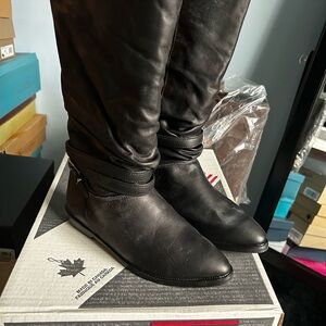 Elegant Black Leather Boots